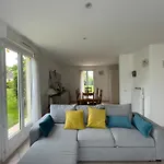 Saint Ho Maison Lumineuse Vue 8 Pers 4 2 Sdb 2 Wc Etage Renove En 2025 Belle Terrasse Grand Jardin Clos Parking 8 Mn A Pied Petite Grand Jardin Pres De Port En Bessin, Bayeux Et Omaha Prázdninový dům