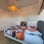 Saint Ho Maison Lumineuse Vue 8 Pers 4 2 Sdb 2 Wc Etage Renove En 2025 Belle Terrasse Grand Jardin Clos Parking 8 Mn A Pied Petite Grand Jardin Pres De Port En Bessin, Bayeux Et Omaha Sainte-Honorine-des-Pertes