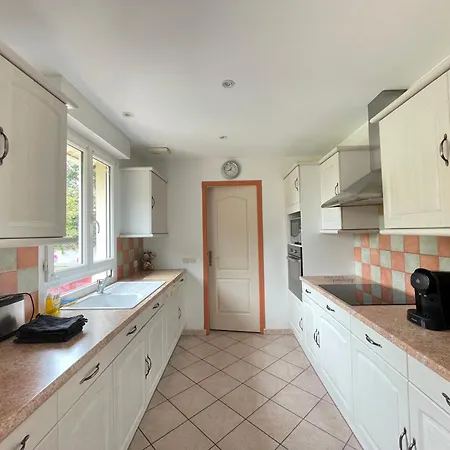 Saint Ho Maison Lumineuse Vue 8 Pers 4 2 Sdb 2 Wc Etage Renove En 2025 Belle Terrasse Grand Jardin Clos Parking 8 Mn A Pied Petite Grand Jardin Pres De Port En Bessin, Bayeux Et Omaha Holiday home Sainte-Honorine-des-Pertes