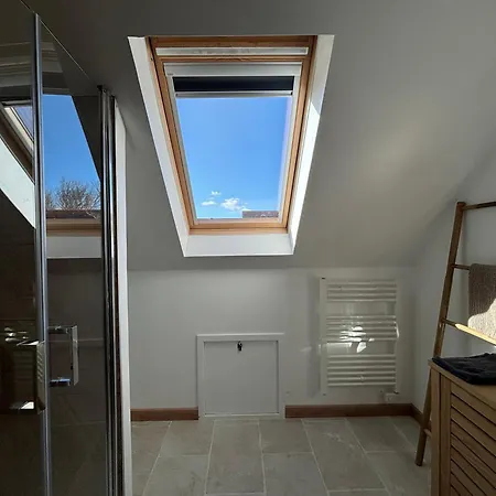 Holiday home Saint Ho Maison Lumineuse Vue 8 Pers 4 2 Sdb 2 Wc Etage Renove En 2025 Belle Terrasse Grand Jardin Clos Parking 8 Mn A Pied Petite Grand Jardin Pres De Port En Bessin, Bayeux Et Omaha