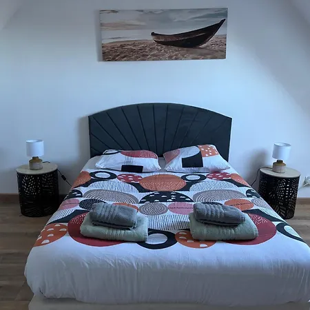 Holiday home Saint Ho Maison Lumineuse Vue 8 Pers 4 2 Sdb 2 Wc Etage Renove En 2025 Belle Terrasse Grand Jardin Clos Parking 8 Mn A Pied Petite Grand Jardin Pres De Port En Bessin, Bayeux Et Omaha Sainte-Honorine-des-Pertes