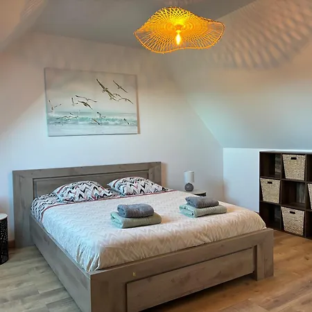 Saint Ho Maison Lumineuse Vue 8 Pers 4 2 Sdb 2 Wc Etage Renove En 2025 Belle Terrasse Grand Jardin Clos Parking 8 Mn A Pied Petite Grand Jardin Pres De Port En Bessin, Bayeux Et Omaha * Sainte-Honorine-des-Pertes