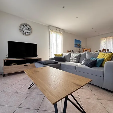 Holiday home Saint Ho Maison Lumineuse Vue 8 Pers 4 2 Sdb 2 Wc Etage Renove En 2025 Belle Terrasse Grand Jardin Clos Parking 8 Mn A Pied Petite Grand Jardin Pres De Port En Bessin, Bayeux Et Omaha *