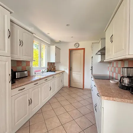 Holiday home Saint Ho Maison Lumineuse Vue 8 Pers 4 2 Sdb 2 Wc Etage Renove En 2025 Belle Terrasse Grand Jardin Clos Parking 8 Mn A Pied Petite Grand Jardin Pres De Port En Bessin, Bayeux Et Omaha