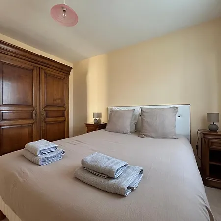 Saint Ho Maison Lumineuse Vue 8 Pers 4 2 Sdb 2 Wc étage Rénové En 2025 Belle Terrasse Grand Jardin Clos Parking 8 Mn à Pied Petite Grand Jardin Près De Port En Bessin, Bayeux Et Omaha Casa vacanze *