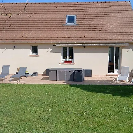 Casa vacanze Saint Ho Maison Lumineuse Vue 8 Pers 4 2 Sdb 2 Wc étage Rénové En 2025 Belle Terrasse Grand Jardin Clos Parking 8 Mn à Pied Petite Grand Jardin Près De Port En Bessin, Bayeux Et Omaha