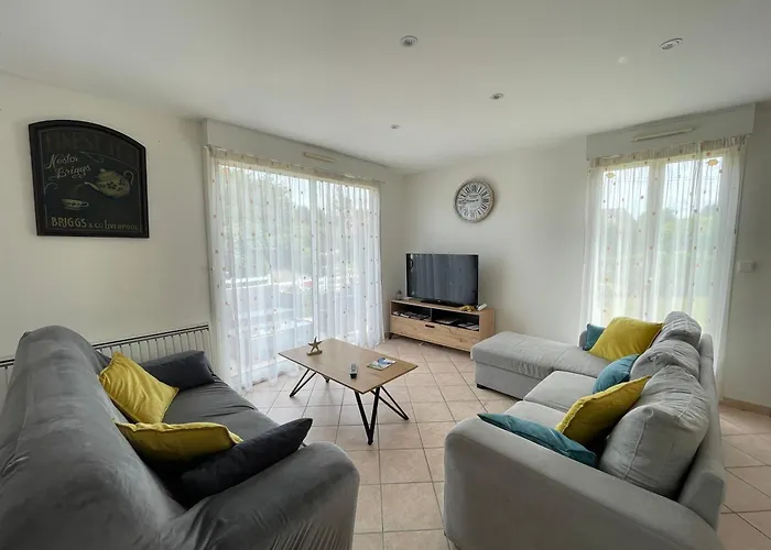 Saint Ho Maison Lumineuse Vue 8 Pers 4 2 Sdb 2 Wc étage Rénové En 2025 Belle Terrasse Grand Jardin Clos Parking 8 Mn à Pied Petite Grand Jardin Près De Port En Bessin, Bayeux Et Omaha Casa de Férias Sainte-Honorine-des-Pertes