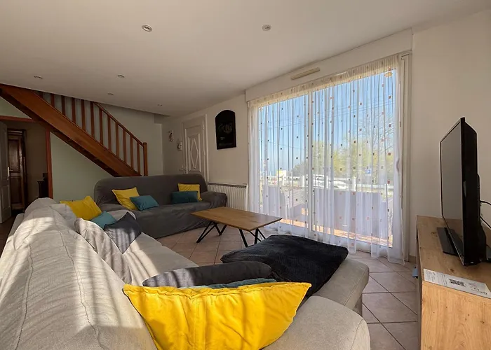 Saint Ho Maison Lumineuse Vue 8 Pers 4 2 Sdb 2 Wc Etage Renove En 2025 Belle Terrasse Grand Jardin Clos Parking 8 Mn A Pied Petite Grand Jardin Pres De Port En Bessin, Bayeux Et Omaha Sainte-Honorine-des-Pertes